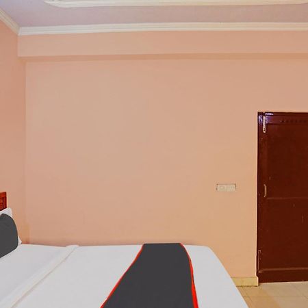 Collection O Mayank Guest House Near Iskcon Temple Noida Kālkāji Devi Zewnętrze zdjęcie