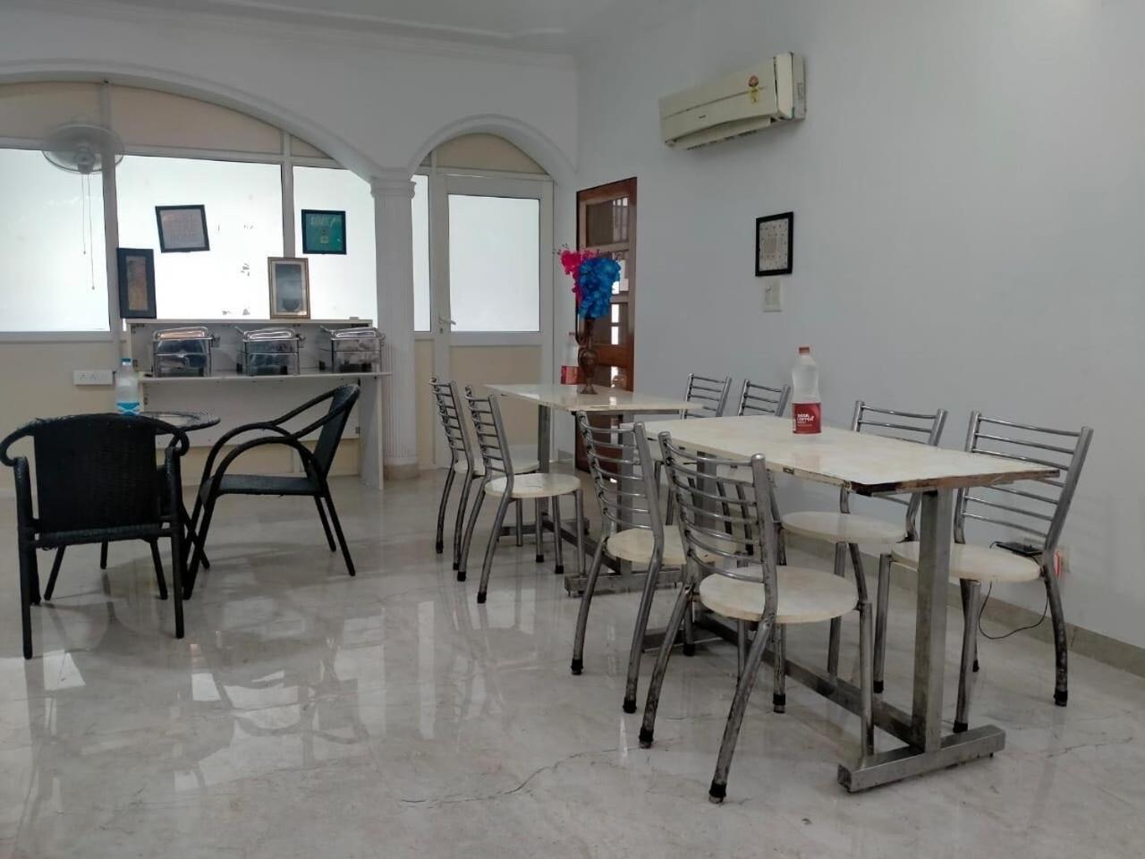 Collection O Mayank Guest House Near Iskcon Temple Noida Kālkāji Devi Zewnętrze zdjęcie