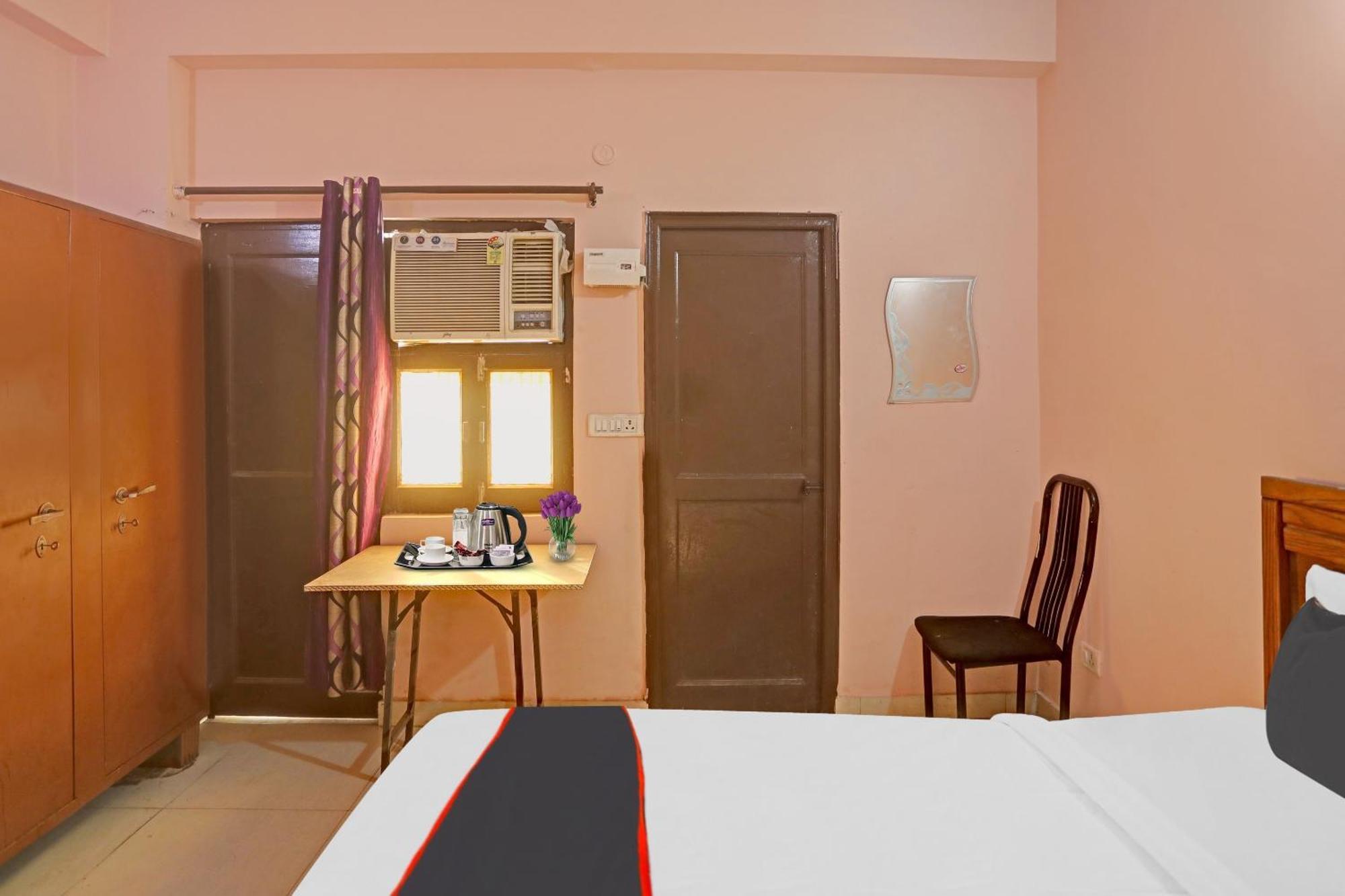 Collection O Mayank Guest House Near Iskcon Temple Noida Kālkāji Devi Zewnętrze zdjęcie