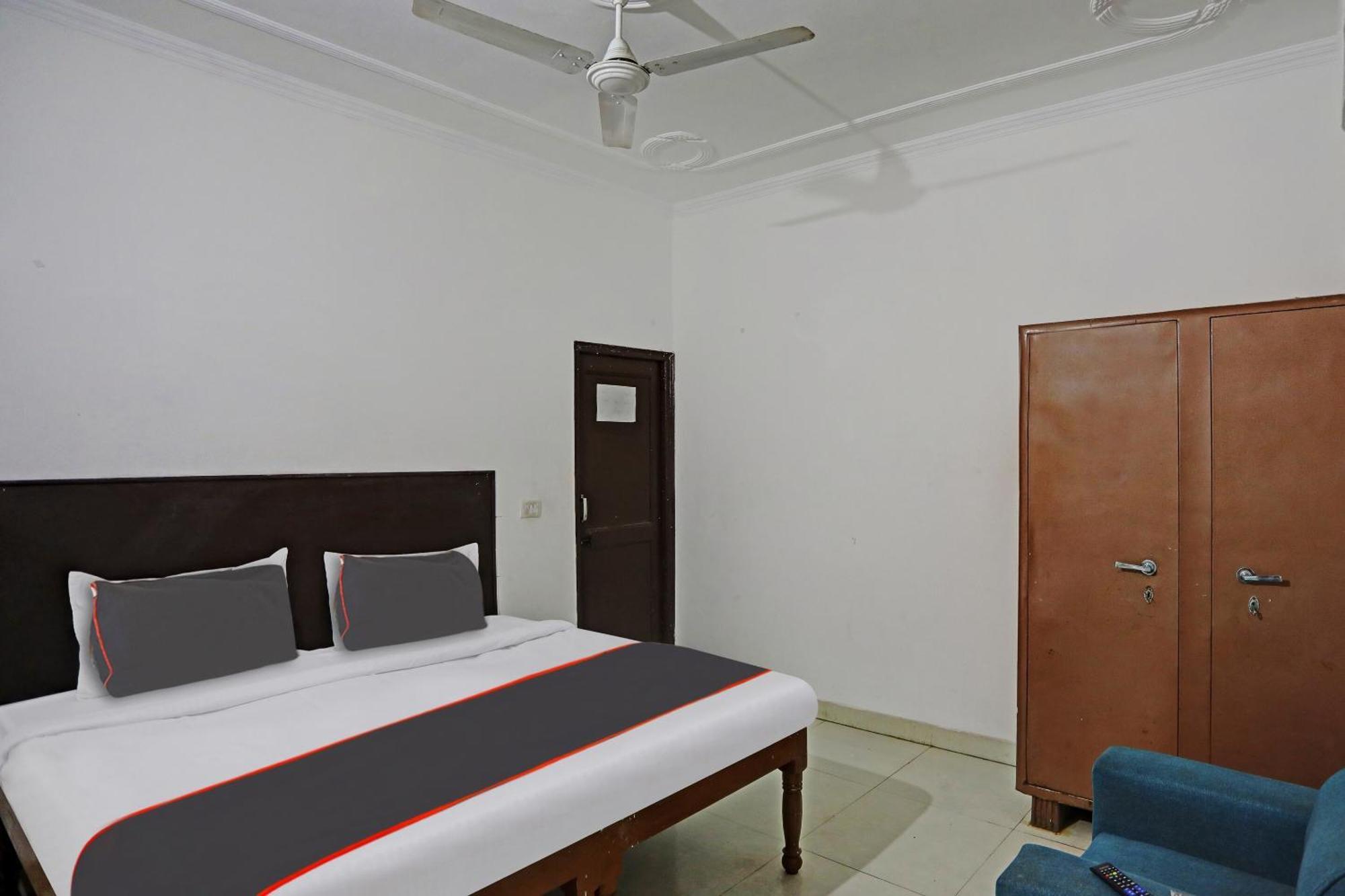 Collection O Mayank Guest House Near Iskcon Temple Noida Kālkāji Devi Zewnętrze zdjęcie